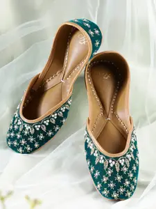 House of Pataudi Women Ethnic Embellished Mojaris