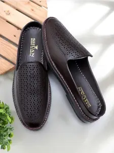 SHUAN Men Perforations Lightweight Laser Cuts Mules