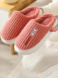 WOLVESDEN Women Slip-On