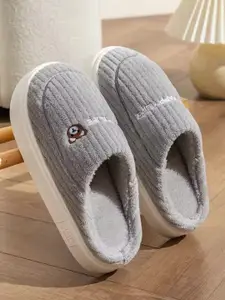 WOLVESDEN Women Room Slippers