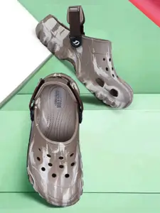 DOCTOR EXTRA SOFT Men Camo Printed Niwaar Clogs Flip Flops