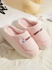 WOLVESDEN Women Self Design Fur Room Slippers