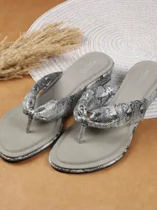 Metro Women Printed T-Strap Flats