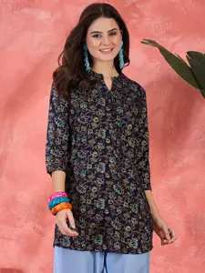 Sangria Floral Printed Straight Short Kurtis