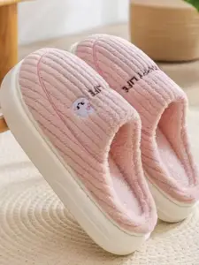 WOLVESDEN Women Room Slippers