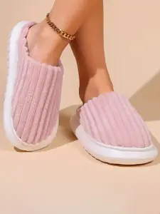 WOLVESDEN Women Room Slippers