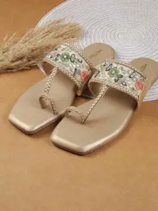 Metro Women Embellished One Toe Flats