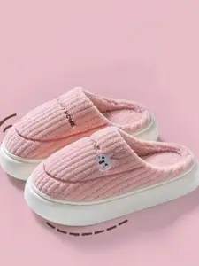 WOLVESDEN Women Slip-On