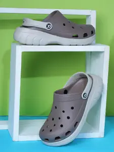 DOCTOR EXTRA SOFT Men Color-Block Ultra Soft Breathable Clogs