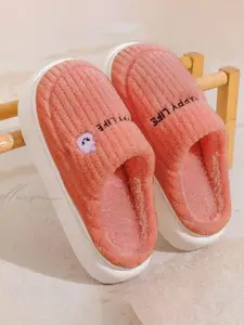 WOLVESDEN Women Fur Room Slippers