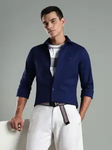 Tommy Hilfiger Men Slim Fit Solid Spread Collar Cotton Casual Shirt