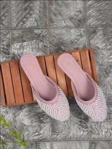 Shoestail Women Embellished Mojaris Flats