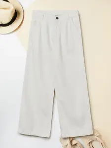 max Girls Solid Regular Fit Mid-Rise Jeans