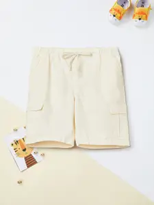 max Boys Regular Fit Mid-Rise Pure Cotton Cargos Shorts