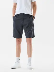Snitch Men Grey Mid-Rise Regular Fit Short