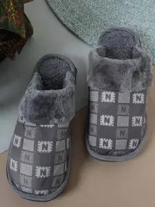 WOLVESDEN Women Room Slippers