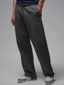 Nike Jordan Brooklyn Men's Loose Fit Mid-Rise Trousers