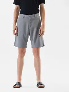 Snitch Men Grey Mid-Rise Regular Fit Shorts