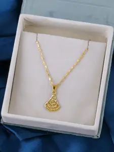 DressBerry Women Gold Plated Chain With Pendant