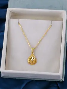 DressBerry Women Gold Plated Chian With Pendant