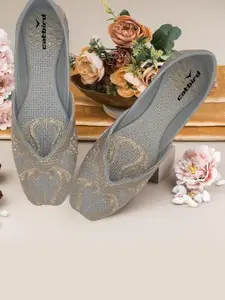 CATBIRD Women Ethnic Mojaris with Embroidered Flats