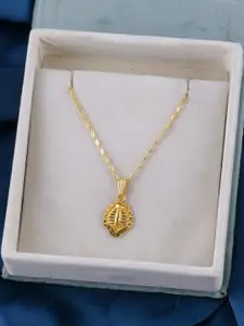 DressBerry Women Gold Plated Chian With Pendant