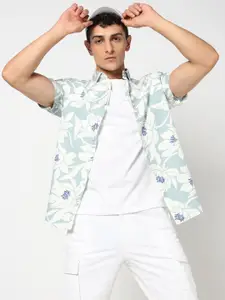 Blue Buddha Floral Printed Cutaway Collar Tailored Fit Cotton Casual Shirt