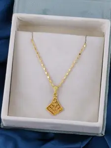 DressBerry Women Gold Plated Chian With Pendant