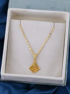 DressBerry Women Gold Plated Chian With Pendant