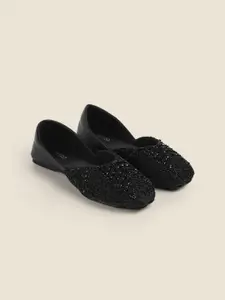 Metro Women Ethnic Embellished Mojaris Flats