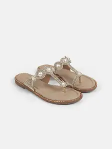 Mochi Women Embellished One Toe Flats
