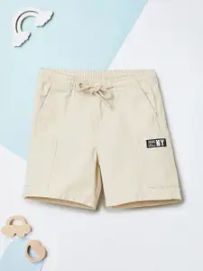 max Boys Solid Mid-Rise Knee Length Shorts