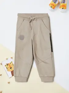 max Boys Mid-Rise Regular Fit Joggers