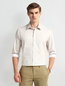 Arrow Men Slim Fit Textured Spread Collar Cotton Formal Shirt