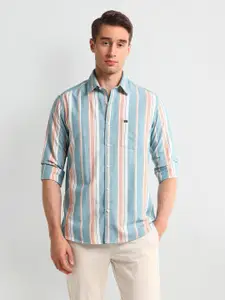 Arrow Sport Men Vertical Striped Slim Fit Casual Shirt