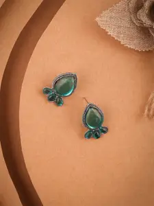 DIVASTRI Contemporary Studs Earrings