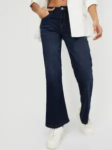 max Women Regular Fit Mid-Rise Slash Knee Jeans