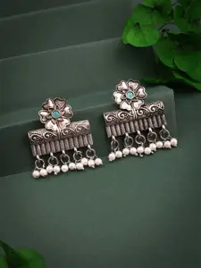 DIVASTRI Contemporary Studs Earrings