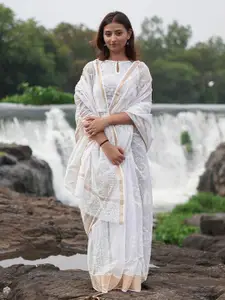 Chidiyaa Safed Milk Glass Kota Doria Ivory Block Printed Saree