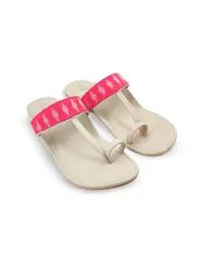 THE MADRAS TRUNK Women One Toe Flats with Embroidered