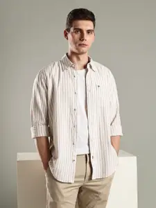 Tommy Hilfiger Men Vertical Striped Button-Down Collar Casual Shirt