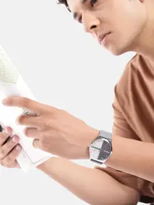 WROGN Men Brass Dial & Leather Straps Watch