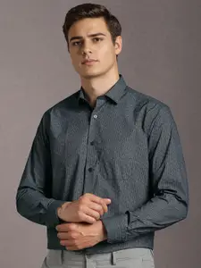 Louis Philippe Textured Spread Collar Formal Shirt