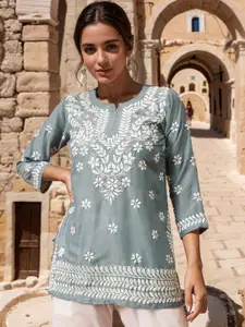 Sitaram Designer Floral Embroidered Chikankari Straight Kurti