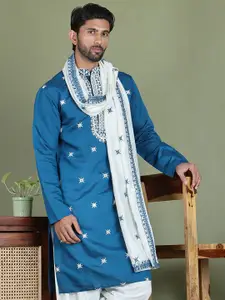 Jompers Men Ethnic Motifs Embroidered Mandairan Coller Chikankari Kurta