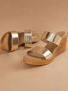 Ginger by Lifestyle Women Glossy Strap Wedge-Heeled Sandals