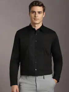 Louis Philippe Slim Fit Solid Spread Collar Cotton Formal Shirt