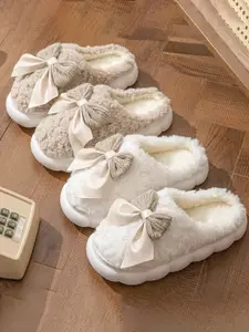 WOLVESDEN Set Of 2 Fur Room Slippers
