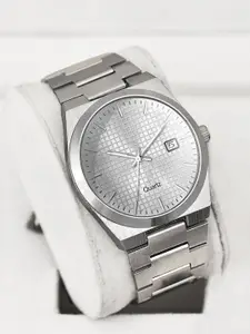 ON TIME OCTUS Men Brass Dial Steel Bracelet Style Straps Analogue Watch MN-249 SILVER