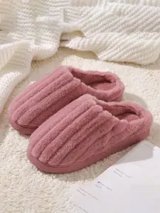 WOLVESDEN Women Winter Fur House Slipper